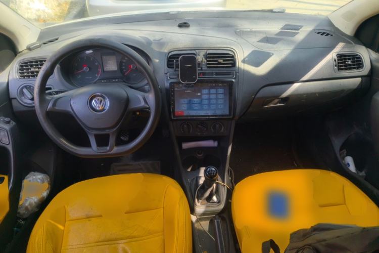 Used Volkswagen Polo 2014 1.4L Manual Fashion Edition Center Console