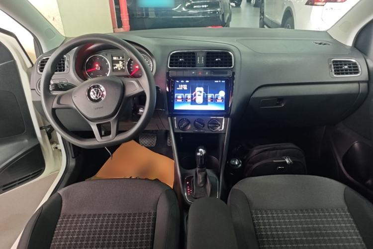 Used Volkswagen Polo 2014 1.6L Automatic Comfort Edition Center Console