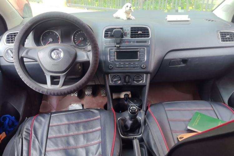 Used Volkswagen Polo 2014 1.4L Manual Comfort Edition Center Console
