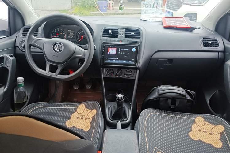 Used Volkswagen Polo 2014 1.4L Manual Fashion Edition Center Console