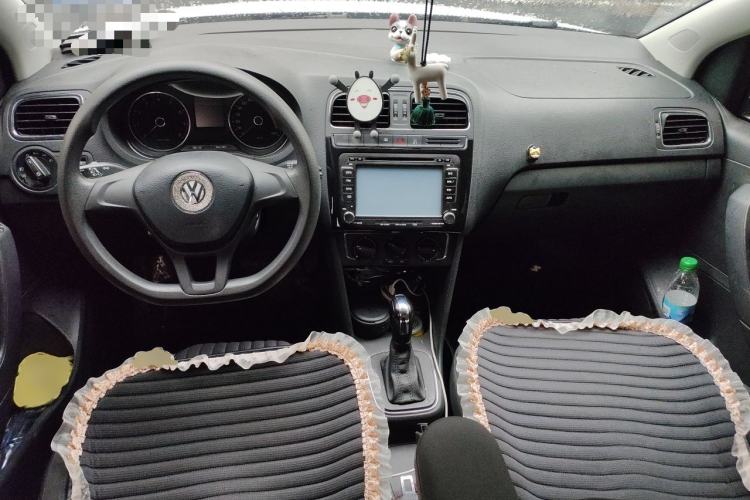 Used Volkswagen Polo 2014 1.6L Automatic Comfort Edition Center Console