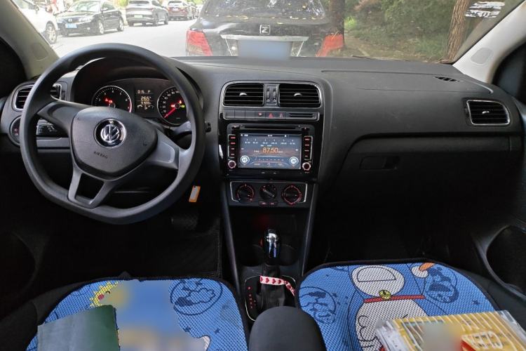 Used Volkswagen Polo 2014 1.6L Automatic Comfort Edition Center Console