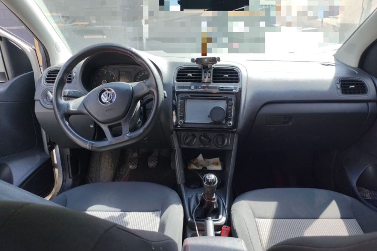 Used Volkswagen Polo 2014 1.4L Manual Fashion Edition Center Console