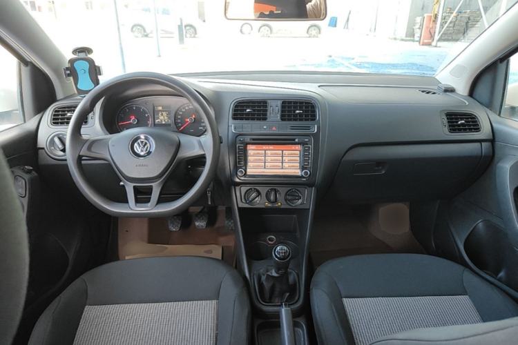 Used Volkswagen Polo 2014 1.4L Manual Fashion Edition Center Console