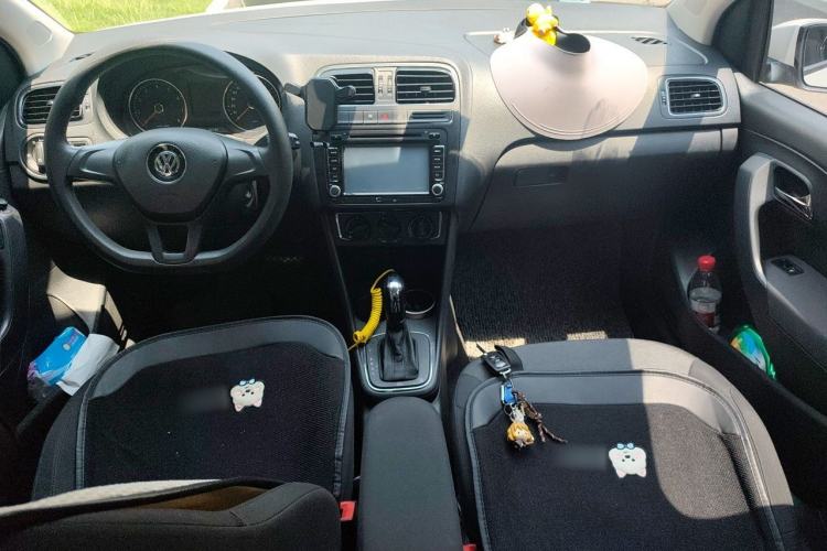 Used Volkswagen Polo 2014 1.4L Automatic Comfort Edition Center Console