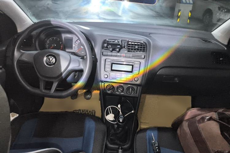 Used Volkswagen Polo 2014 1.4L Manual Fashion Edition Center Console