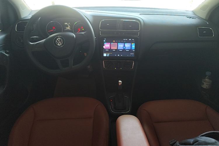 Used Volkswagen Polo 2014 1.4L Automatic Comfort Edition Center Console