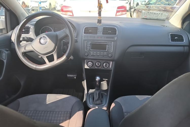 Used Volkswagen Polo 2014 1.4L Automatic Comfort Edition Center Console