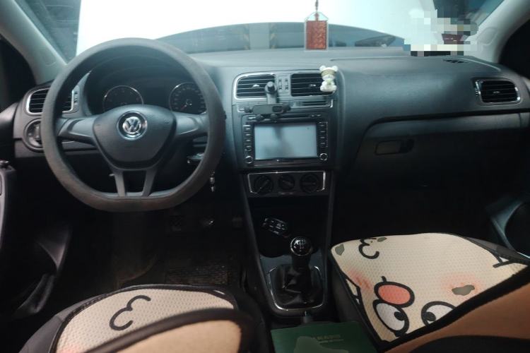 Used Volkswagen Polo 2014 1.6L Manual Comfort Edition Center Console