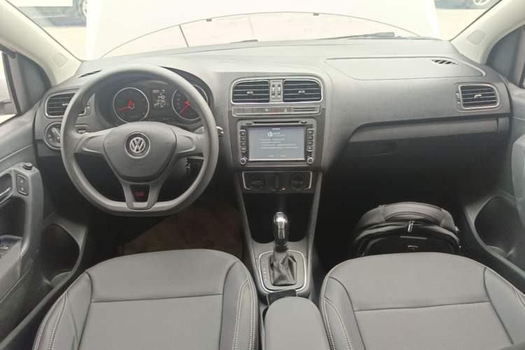 Used Volkswagen Polo 2014 1.4L Automatic Comfort Edition Center Console