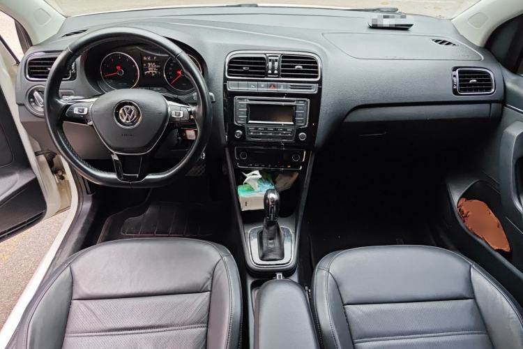 Used Volkswagen Polo 2014 1.6L Automatic Luxury Edition Center Console