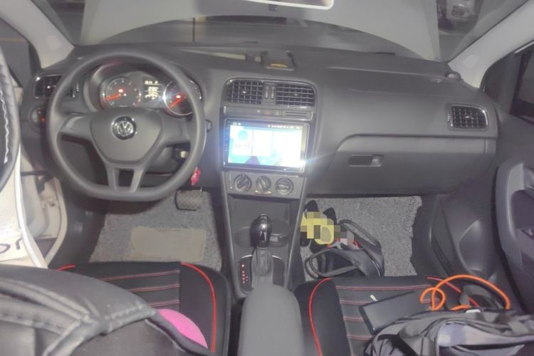 Used Volkswagen Polo 2014 1.4L Automatic Comfort Edition Center Console