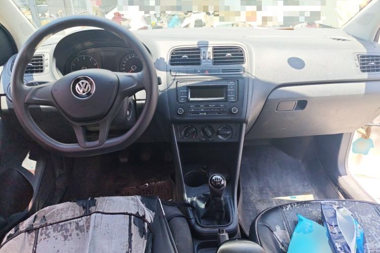 Used Volkswagen Polo 2014 1.4L Manual Fashion Edition Center Console