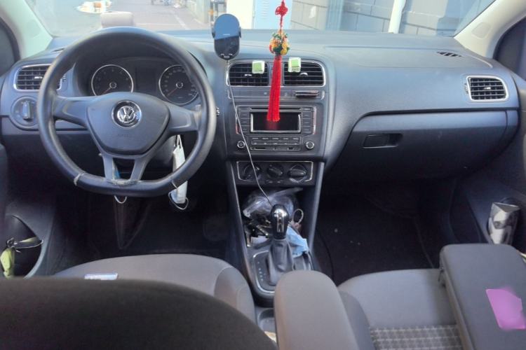 Used Volkswagen Polo 2014 1.4L Automatic Comfort Edition Center Console