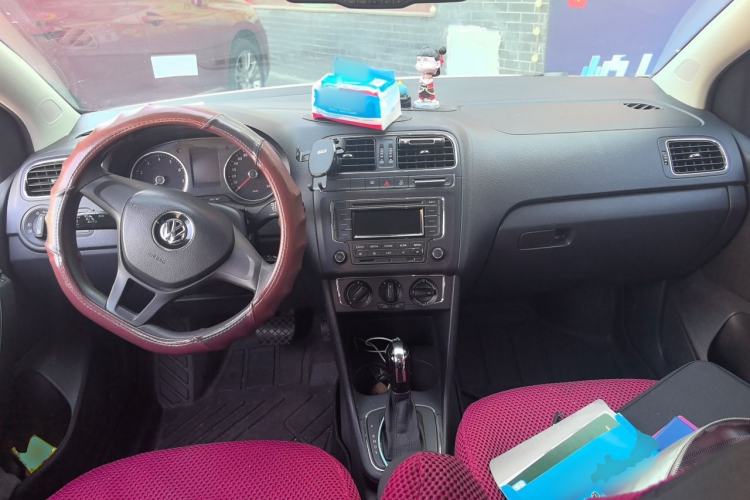 Used Volkswagen Polo 2014 1.6L Automatic Comfort Edition Center Console