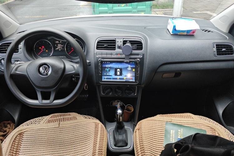 Used Volkswagen Polo 2014 1.6L Automatic Comfort Edition Center Console