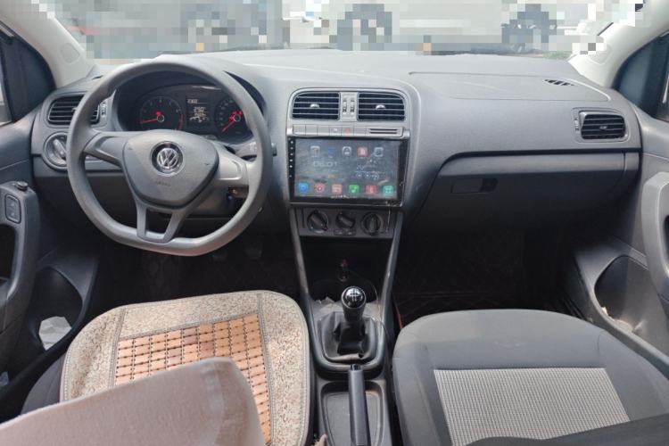 Used Volkswagen Polo 2014 1.4L Manual Fashion Edition Center Console