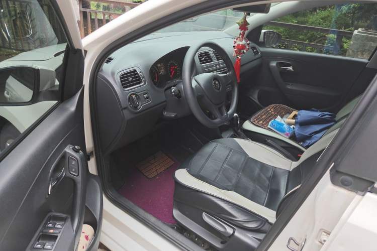 Used Volkswagen Polo 2014 1.6L Automatic Comfort Edition Driver Seat