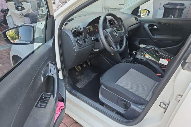 Used Volkswagen Polo 2014 1.4L Manual Fashion Edition Driver Seat