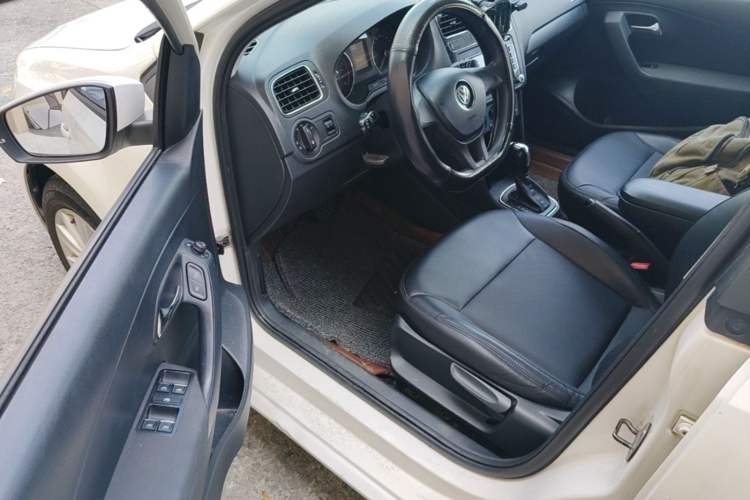Used Volkswagen Polo 2014 1.6L Automatic Comfort Edition Driver Seat