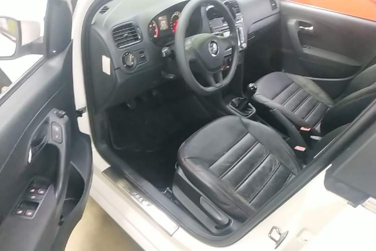 Used Volkswagen Polo 2014 1.4L Manual Fashion Edition Driver Seat