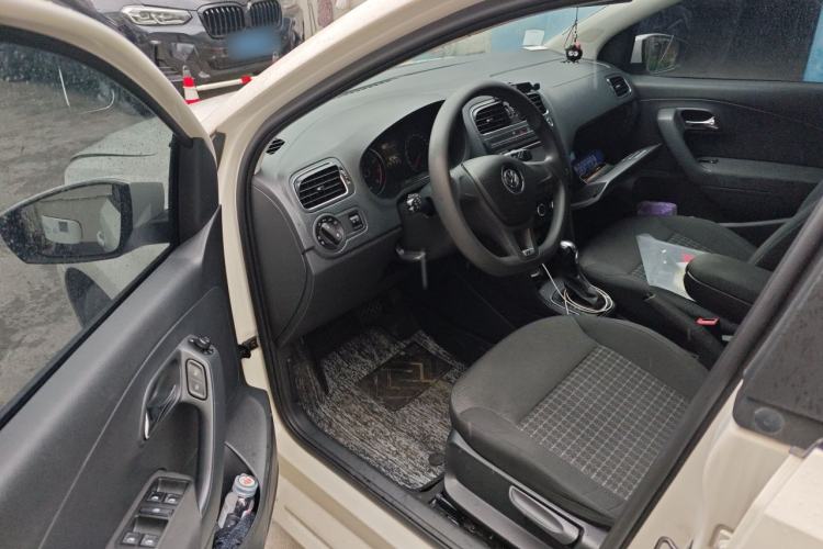 Used Volkswagen Polo 2014 1.6L Automatic Comfort Edition Driver Seat