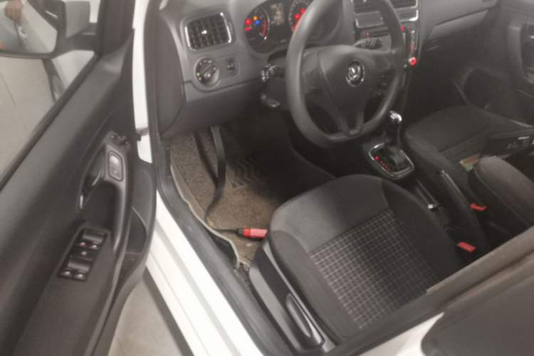 Used Volkswagen Polo 2014 1.6L Automatic Comfort Edition Driver Seat