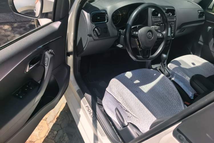Used Volkswagen Polo 2014 1.6L Automatic Luxury Edition Driver Seat