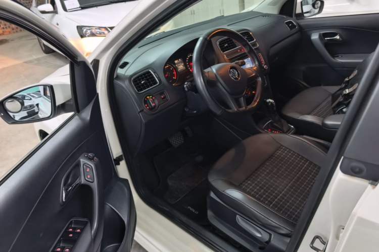 Used Volkswagen Polo 2014 1.6L Automatic Comfort Edition Driver Seat