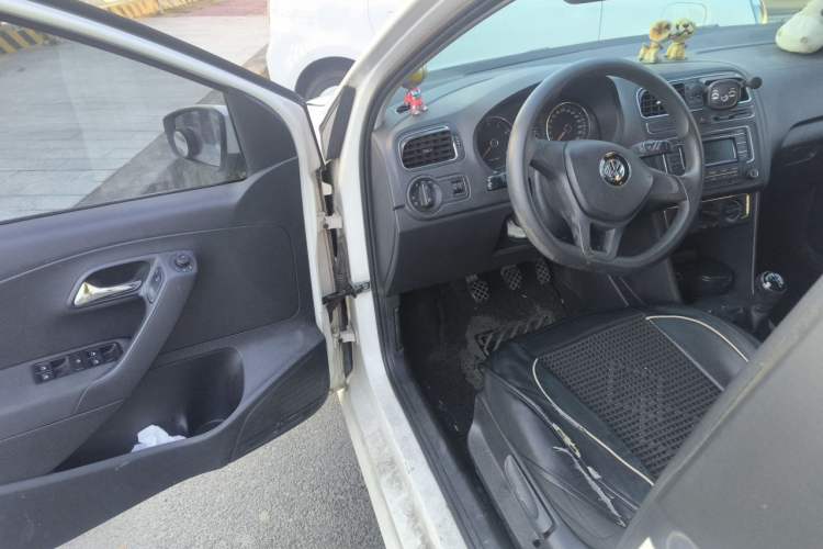 Used Volkswagen Polo 2014 1.4L Manual Comfort Edition Driver Seat