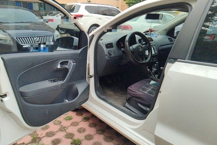 Used Volkswagen Polo 2014 1.4L Manual Fashion Edition Driver Seat