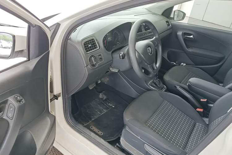 Used Volkswagen Polo 2014 1.4L Automatic Comfort Edition Driver Seat