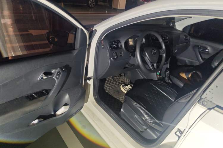 Used Volkswagen Polo 2014 1.6L Automatic Comfort Edition Driver Seat