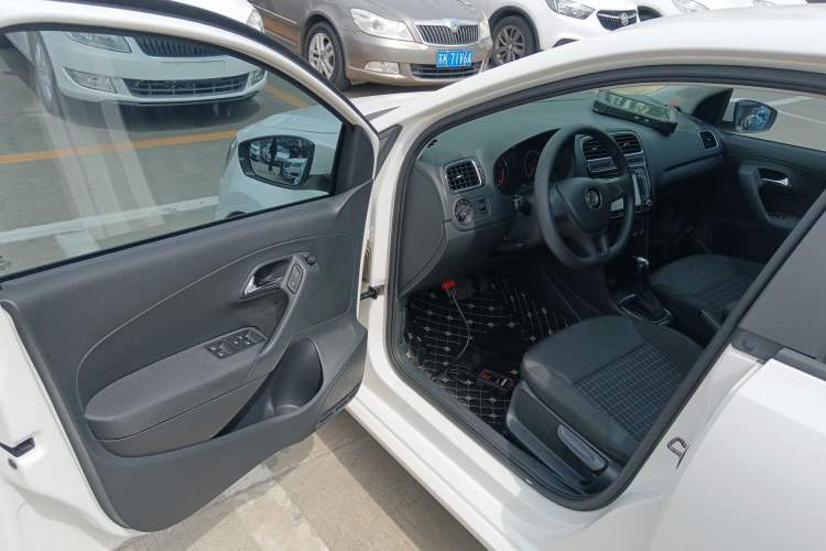 Used Volkswagen Polo 2014 1.4L Automatic Comfort Edition Driver Seat