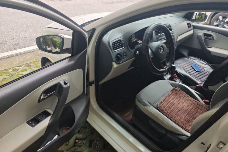 Used Volkswagen Polo 2014 1.6L Automatic Comfort Edition Driver Seat