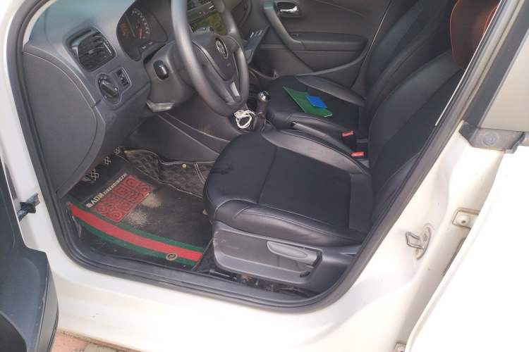 Used Volkswagen Polo 2014 1.4L Manual Fashion Edition Driver Seat