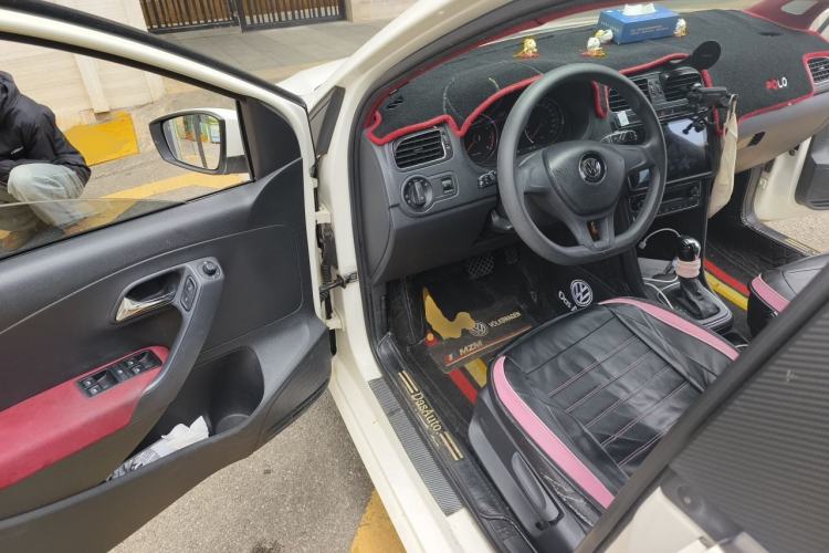 Used Volkswagen Polo 2014 1.4L Automatic Comfort Edition Driver Seat
