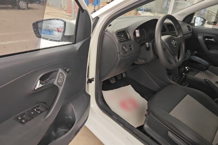 Used Volkswagen Polo 2014 1.4L Manual Fashion Edition Driver Seat
