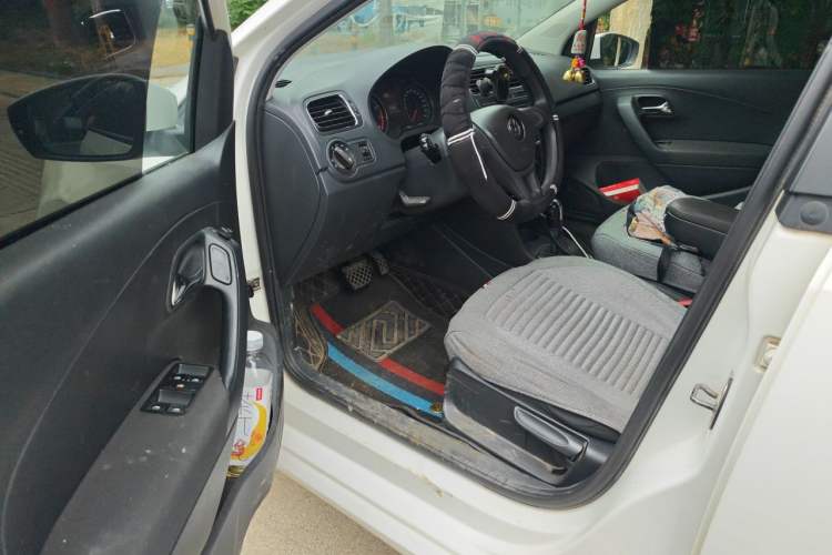 Used Volkswagen Polo 2014 1.4L Automatic Comfort Edition Driver Seat