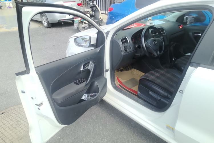 Used Volkswagen Polo 2014 1.4L Manual Comfort Edition Driver Seat