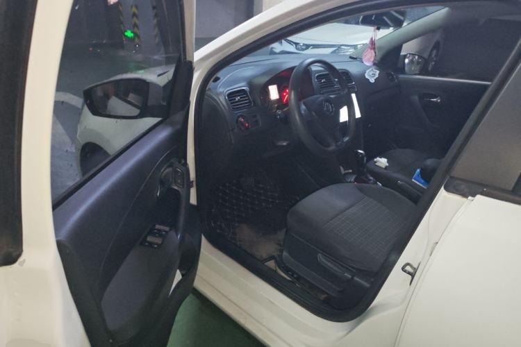 Used Volkswagen Polo 2014 1.6L Automatic Comfort Edition Driver Seat