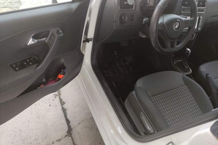 Used Volkswagen Polo 2014 1.6L Automatic Comfort Edition Driver Seat