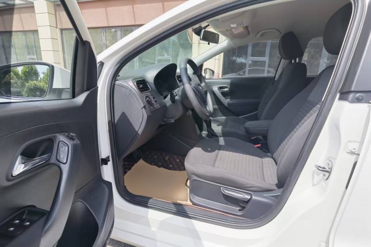 Used Volkswagen Polo 2014 1.4L Automatic Comfort Edition Driver Seat
