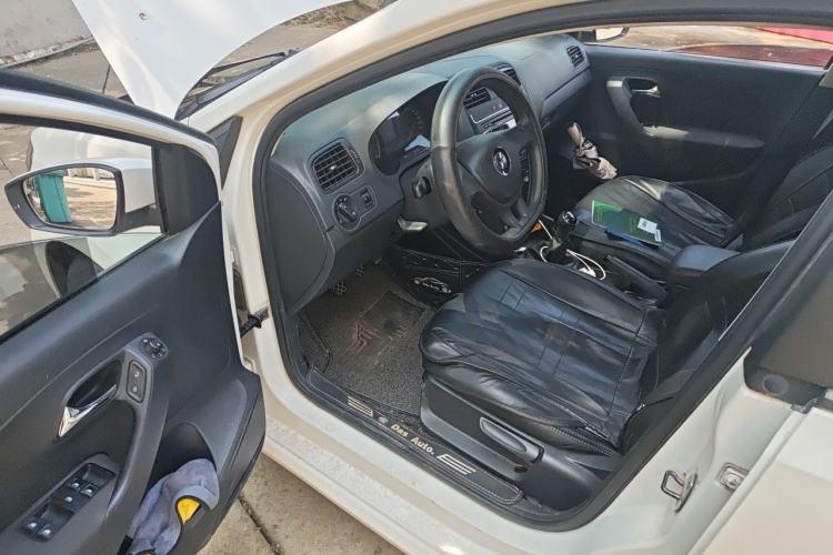 Used Volkswagen Polo 2014 1.4L Manual Fashion Edition Driver Seat