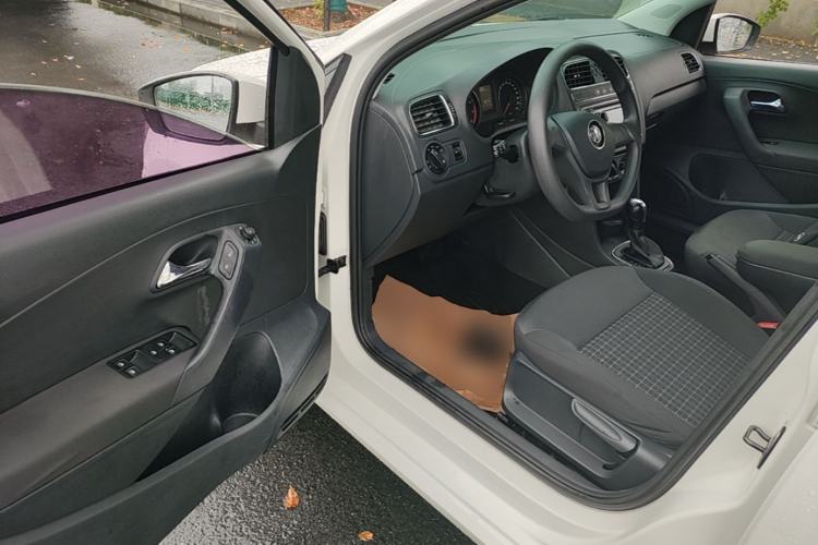Used Volkswagen Polo 2014 1.6L Automatic Comfort Edition Driver Seat