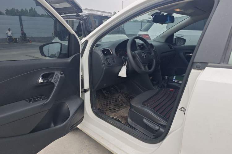 Used Volkswagen Polo 2014 1.4L Manual Comfort Edition Driver Seat