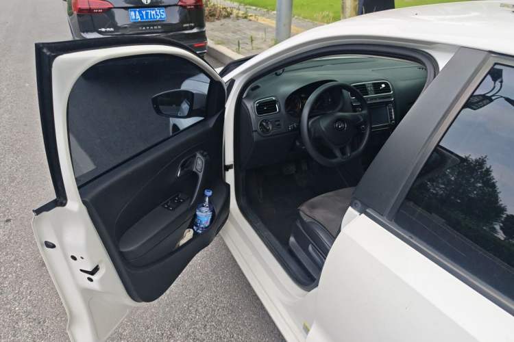 Used Volkswagen Polo 2014 1.6L Automatic Comfort Edition Driver Seat