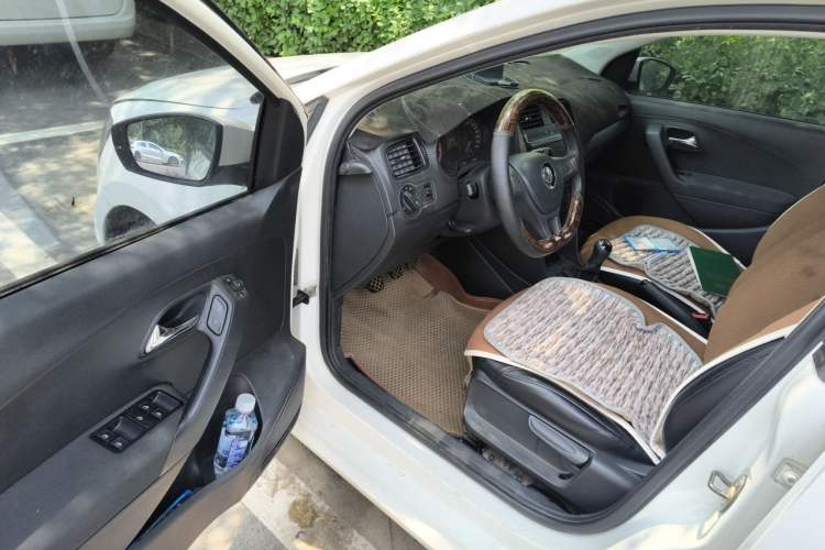 Used Volkswagen Polo 2014 1.4L Manual Fashion Edition Driver Seat