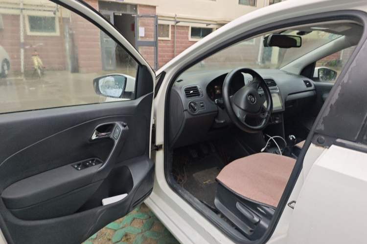 Used Volkswagen Polo 2014 1.4L Manual Fashion Edition Driver Seat