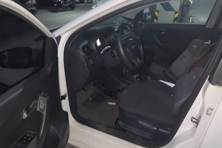 Used Volkswagen Polo 2014 1.6L Automatic Comfort Edition Driver Seat